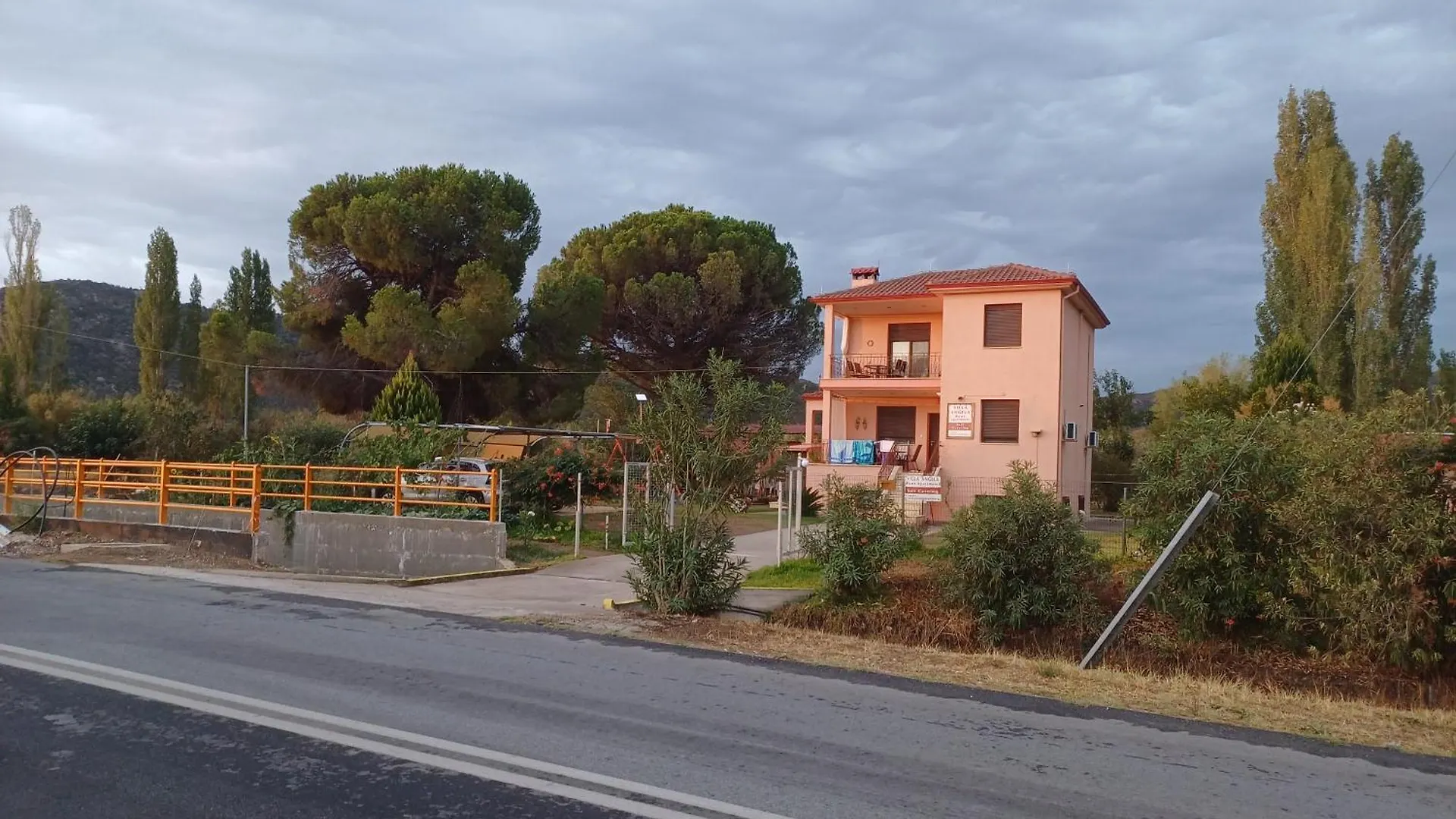 Villa Angela Sykia Chalkidikis 3*,  Greece